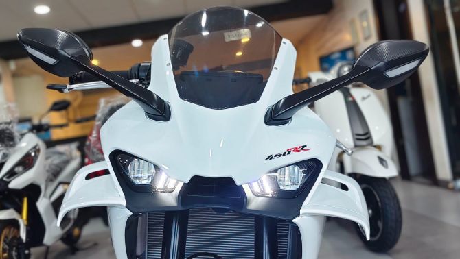 KOVE 450RR KEC ra mắt ly hợp điện tử KEC: 3 chế độ, chạy phố nhàn tênh vẫn giữ chất thể thao