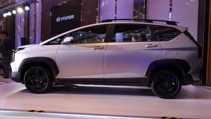 Hyundai chính thức ra mắt mẫu MPV 7 chỗ đẹp long lanh giá 635 triệu đồng: 'Xé vé' Mitsubishi Xpander
