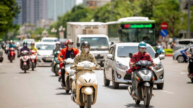 Tin thời tiết Hà Nội mới nhất: Nắng nóng gay gắt vượt 35 độ C, khi nào hạ nhiệt?