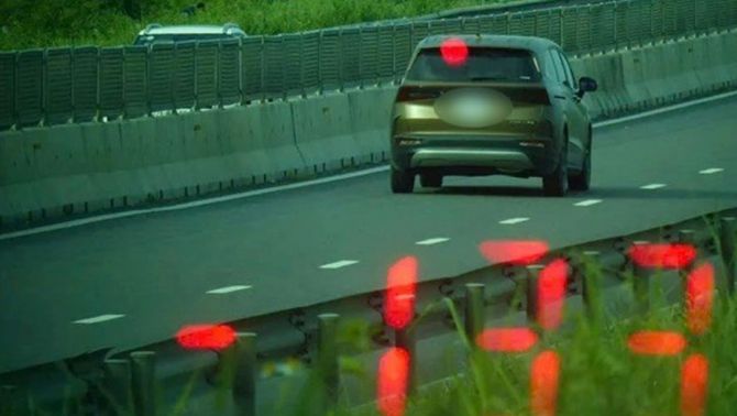 Danh tính tài xế nước ngoài phóng ô tô 133km/h trên cao tốc Vĩnh Hảo – Phan Thiết, bị phạt thế nào?