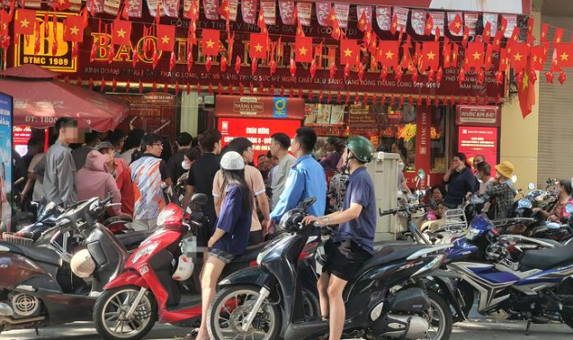 Cập nhật giá vàng hôm nay chiều 1/10: Vàng SJC vàng nhẫn sáng giảm chiều lại tăng, giá cả khó đoán!