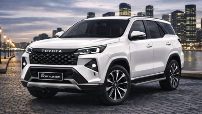 Toyota Fortuner 2027 tiếp tục lộ diện: ‘Lột xác’ thiết kế với phần đuôi vuông vức hơn