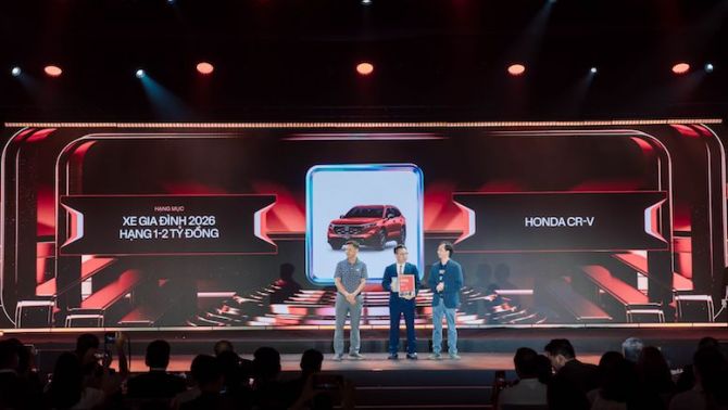 Honda CR-V nhận giải thưởng 'Xe gia đình – Hạng 1-2 tỷ đồng' tại Lễ công bố và trao giải Better Choice Awards 2026