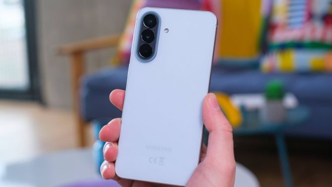 Đây là vua Android tầm trung của Samsung, rẻ hơn iPhone 13, iPhone 14, đa năng như iPhone 17