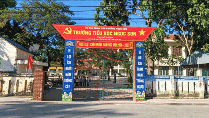 Giáo viên trường tiểu học ở Thanh Hóa phản ánh chưa được trả đủ tiền dạy thêm giờ, địa phương nói gì?