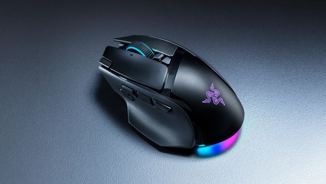 Razer Basilisk V4 ra mắt với tính năng xoay 180 độ chỉ bằng một nút bấm
