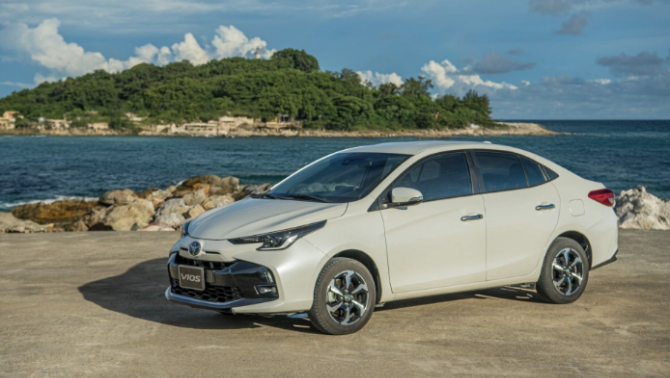 Giá xe Toyota tháng 10/2026: Vios từ 458 triệu, Yaris Cross khởi điểm 650 triệu đồng