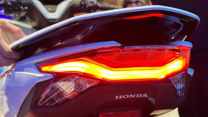 Honda chính thức ra mắt ‘vua xe ga’ 160cc mới giá 82 triệu đồng: Thiết kế sang hơn hẳn SH và SH Mode