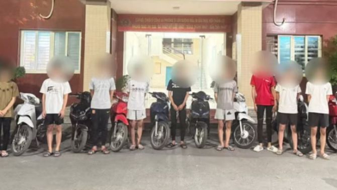Làm rõ vụ 25 thanh niên lạng lách, bốc đầu trước cổng SVĐ Mỹ Đình: Có người chỉ mới 16 tuổi