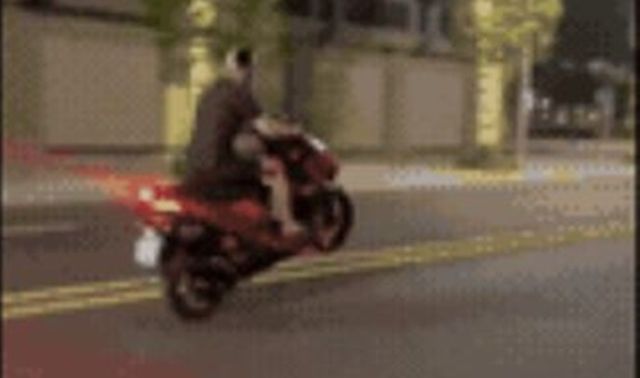 Cái kết đắng cho nam sinh 16 tuổi bốc đầu xe máy ở Thanh Hóa