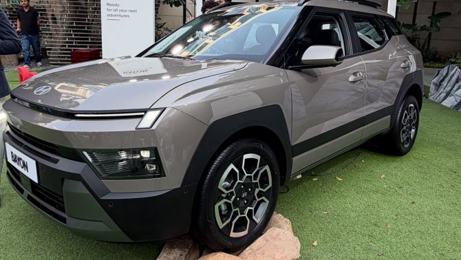 Hyundai ra mắt mẫu SUV 5 chỗ mới giá siêu rẻ 271 triệu đồng: Đưa Kia Morning và Grand i10 và thế khó