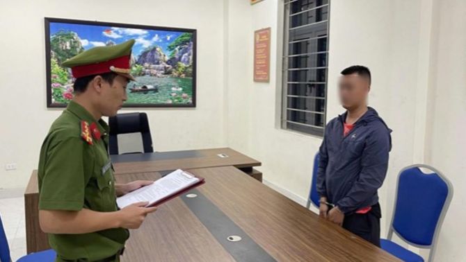 Chỉ vì mâu thuẫn nhỏ trong bữa ăn, người đàn ông ở Quảng Ninh dùng bát sứ đập mặt bạn