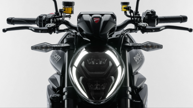 Ducati tung Monster Dark mới: Ngoại hình đen ngầu như sát thủ, giá giảm cực hấp dẫn