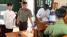 Thông tin sốc vụ thí sinh bị khởi tố vì dùng camera cúc áo truyền đề thi Văn ra ngoài nhờ bạn giải