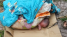 Phát hiện bé gái sơ sinh bị bỏ rơi trong thùng giấy ven đường và hành trình giành lại sự sống 