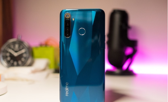 Realme OPPO đồng loạt giảm giá tới 700.000 đồng