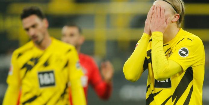 Kết quả bóng đá hôm nay 19/12: Siêu tiền đạo Erling Haaland không thể giúp Dortmund thoát vũng lầy