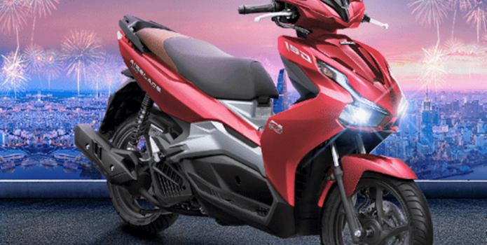 Honda Air Blade có giá không tưởng khiến đàn em Honda Vision bỡ ngờ: Mua 1 tặng 1, cơ hội tậu xe hời