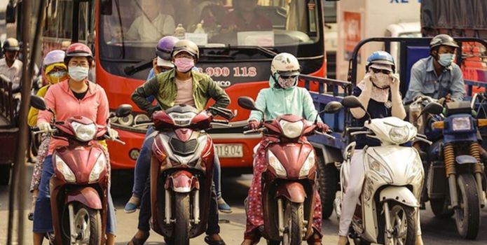 Tác hại khủng khiếp của xe máy xăng đối với môi trường: Nguy hiểm hơn cả nhà máy đốt than!