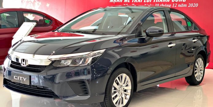 Honda City giảm giá kịch sàn trong tháng 7, chuẩn bị đón bản giá rẻ về đấu Toyota Vios