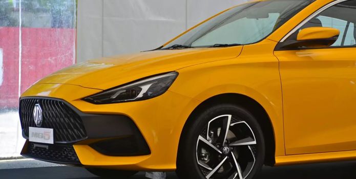 Đối thủ cứng của Hyundai Elantra và Kia K3 bất ngờ nhận cọc, giá rẻ ngang Toyota Vios, Honda City
