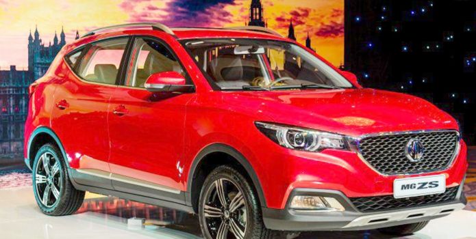 Kình địch Honda HR-V giảm giá sập sàn: Rẻ hơn Kia Seltos 2021 tận 100 triệu, công nghệ ngập tràn