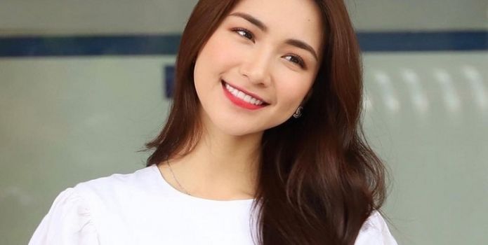 Hòa Minzy lên tiếng trấn an fans sau khi Minh Tú thông báo nhiễm Covid-19