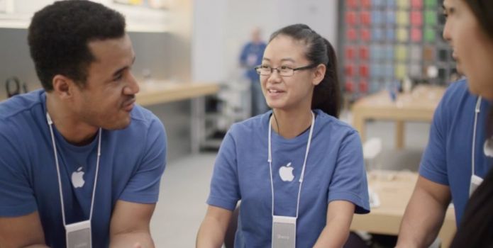 Điều kiện làm việc căng thẳng giữa đại dịch Covid-19 khiến nhiều nhân viên Apple Store quan ngại