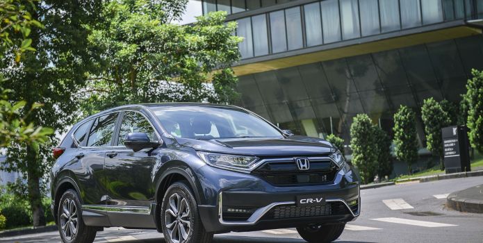 Honda CR-V 2022 nhận ưu đãi tới hơn 200 triệu đồng, giá lăn bánh hấp dẫn khiến Mazda CX-5 'lo ngại'