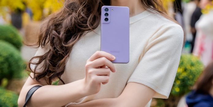 Vi vu mùa Xuân đón Tết phải chất cùng Galaxy S21 FE 5G