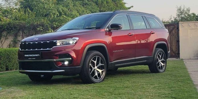 Đối thủ trên cơ Hyundai Santa Fe chốt giá bán siêu rẻ, hứa hẹn khiến Toyota Fortuner ‘chao đảo’