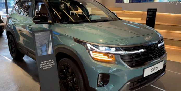 Mẫu SUV cỡ B khách Việt mong đợi đã về đại lý với giá 368 triệu, Toyota Corolla Cross lo thất sủng