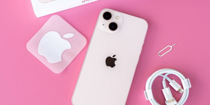 Dân tình ố á trước iPhone 13 128GB rao bán giá chỉ 13.3 triệu đồng, rẻ hơn cả Samsung Galaxy S22 mới