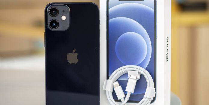 Giá iPhone 12 Mini tháng 9/2022: Rẻ bằng 1/3 iPhone 13 Pro Max, Galaxy A72 5G 'khóc một dòng sông'