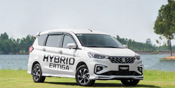 Suzuki Ertiga Hybrid nhận ưu đãi cực khủng, quyết tâm lật đổ ngôi vương của Mitsubishi Xpander