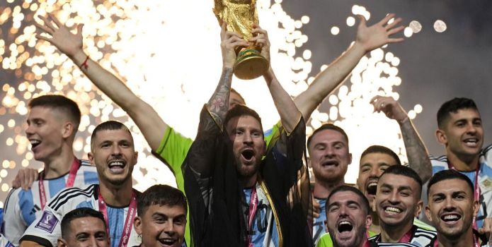 Messi đổi ý sau chức vô địch World Cup 2022, ĐT Argentina thở phào