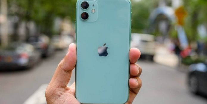 Giá iPhone 11 cận Tết Nguyên đán giảm kịch sàn, chỉ còn từ 10 triệu, cực hời cho khách Việt