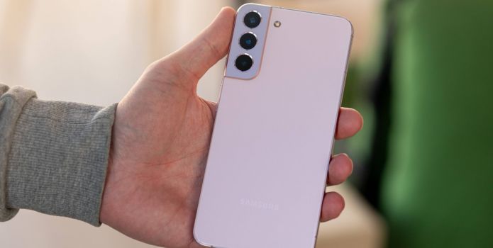 Giá đập hộp Galaxy S22 Plus giảm kỷ lục cả chục triệu đồng, bỏ xa cả iPhone 13 lẫn Xiaomi 12 Pro