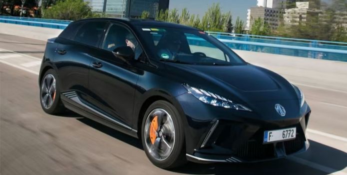 MG rục rịch ra mắt mẫu xe mới với hiệu suất khủng, dễ khiến Mazda 3 ‘chạy toé khói’