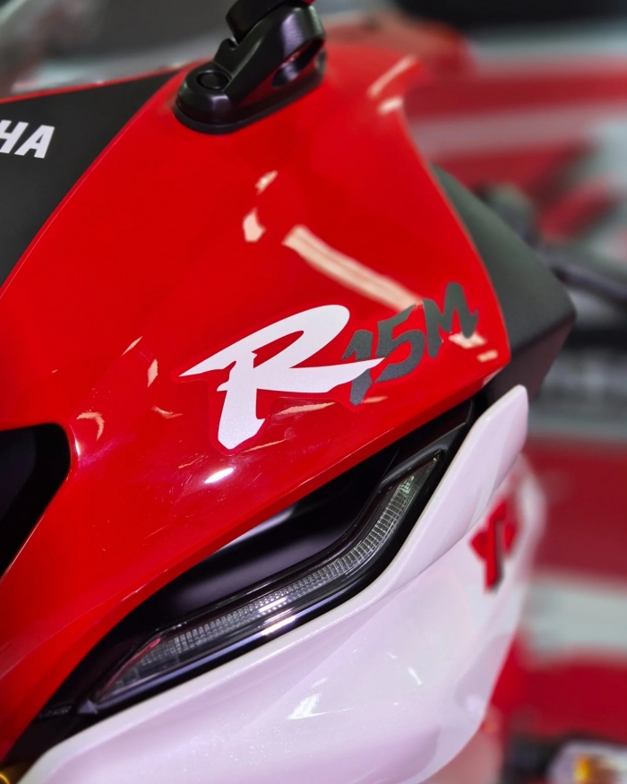 YAMAHA-R15M-4