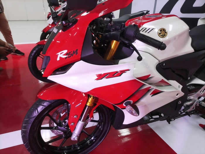 YAMAHA-R15M