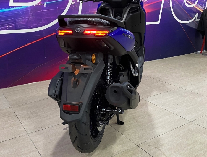 yamaha-nmax-12