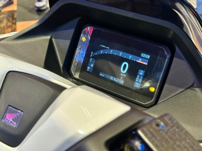 honda-pcx-160-2