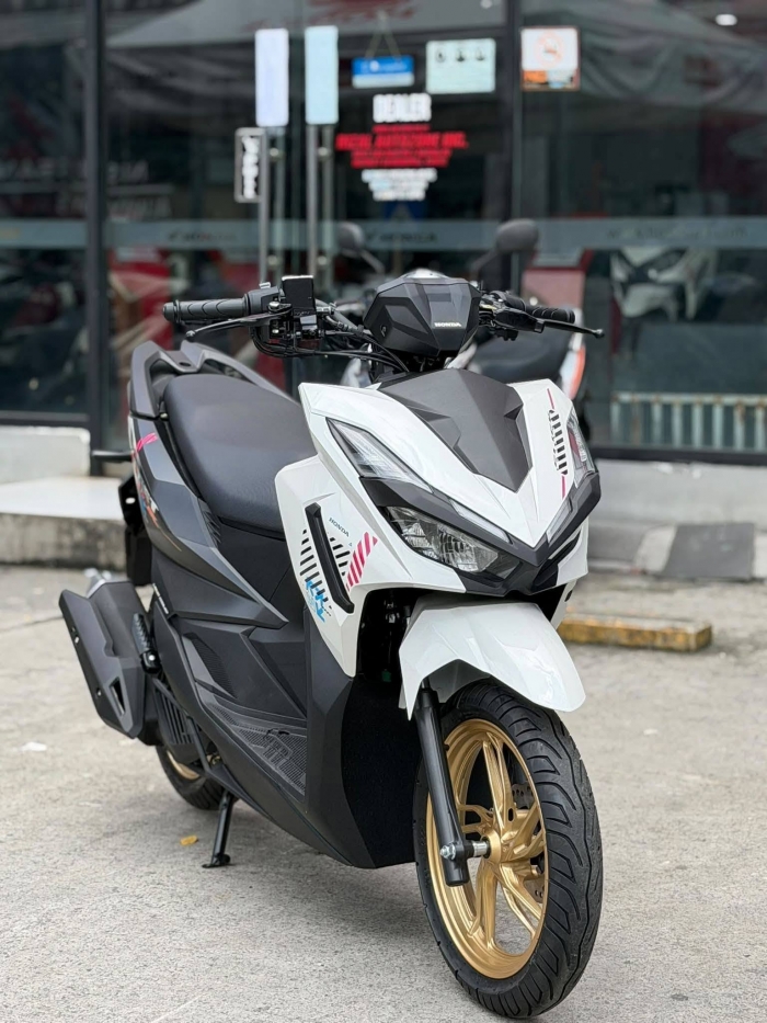 Honda-Vario-125-Street-5