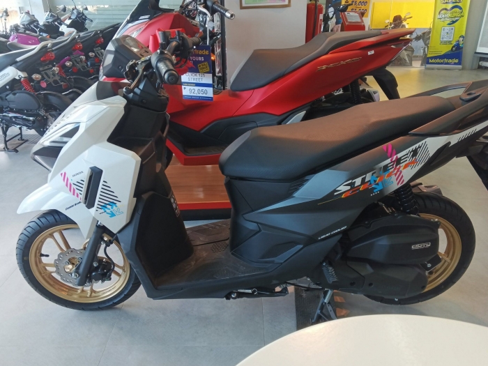 Honda-Vario-125-Street-9