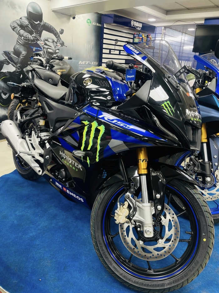 yamaha-r15-4