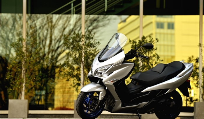 Suzuki-Burgman-400-Comfort-2026-6