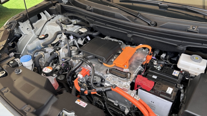 Toyota-Urban-Cruiser-EV-11