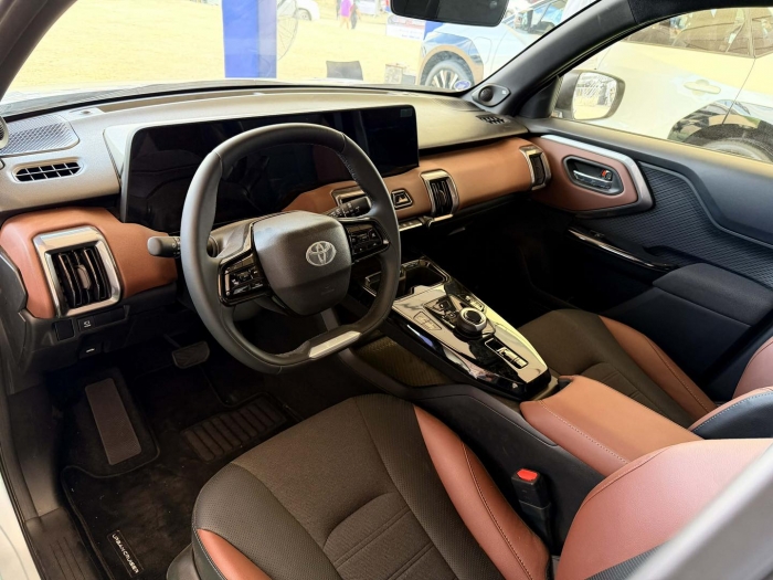 Toyota-Urban-Cruiser-EV-17