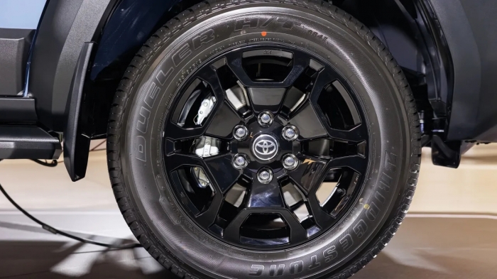 Toyota-Land-Cruiser-FJ-2026-8